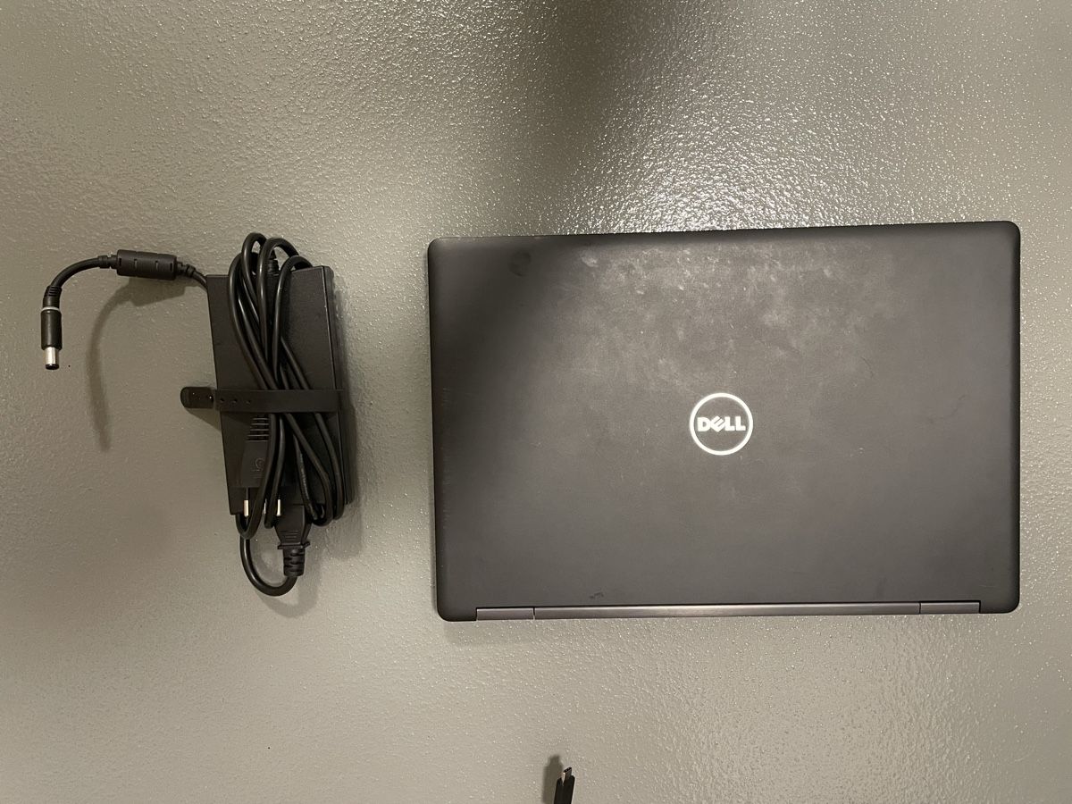 Dell Portables: Ordinateur portable Dell Precision 3520 Intel Xeon – D'occasion à La Tour-de-Peilz par flo_m27g