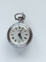 74 Kuma kleine Taschenuhr