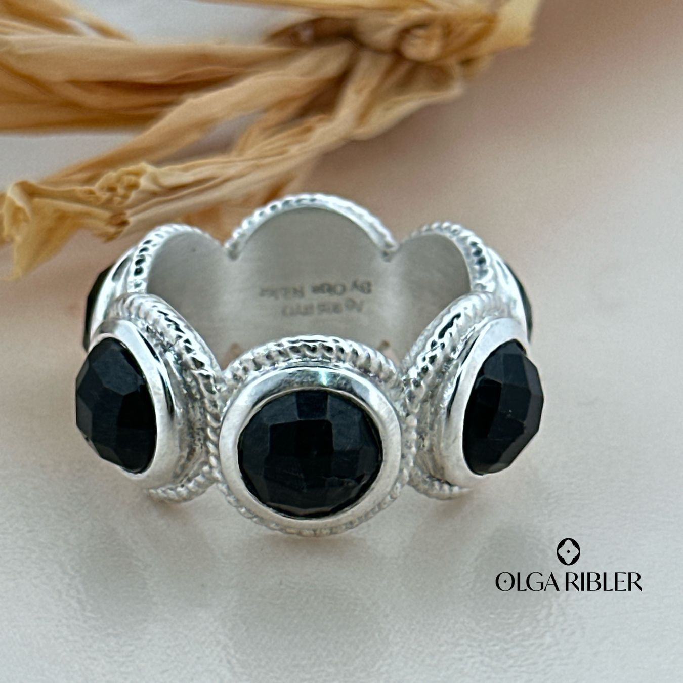 Olga Ribler Anelli: Silberring mit Onyx, Gr. 57 – Nuovo (secondo la descrizione) da Luzern venduto da MonikaS03