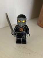 LEGO Ninjago Minifigur Cole mit Deepstone-Rüstung
