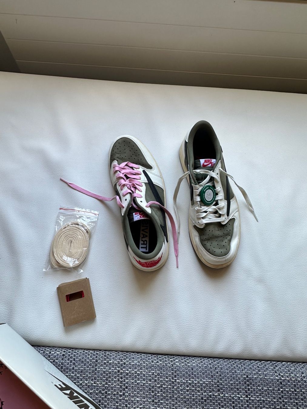 Nike Chaussures hommes: Jordan 1 Retro Low Travis Scott, Reverse Medium Olive – D'occasion à St. Gallen par mar_9ffx 3