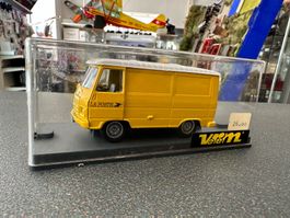 Verem 1:43 Vintage Peugeot J9 La poste 180