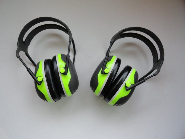 3M Casques audio: 2 Stk. Peltor Gehörschutz – D'occasion à Wil SG par Zwillinge0