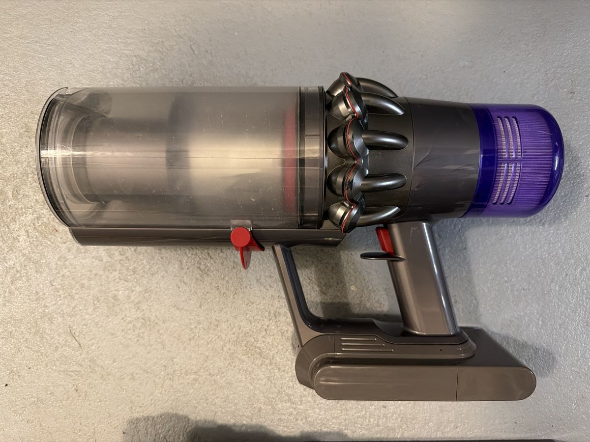 Dyson Aspirapolveri & Accessori: Dyson V11 / neuer Akku – Usato da Dürnten venduto da solkcim 3