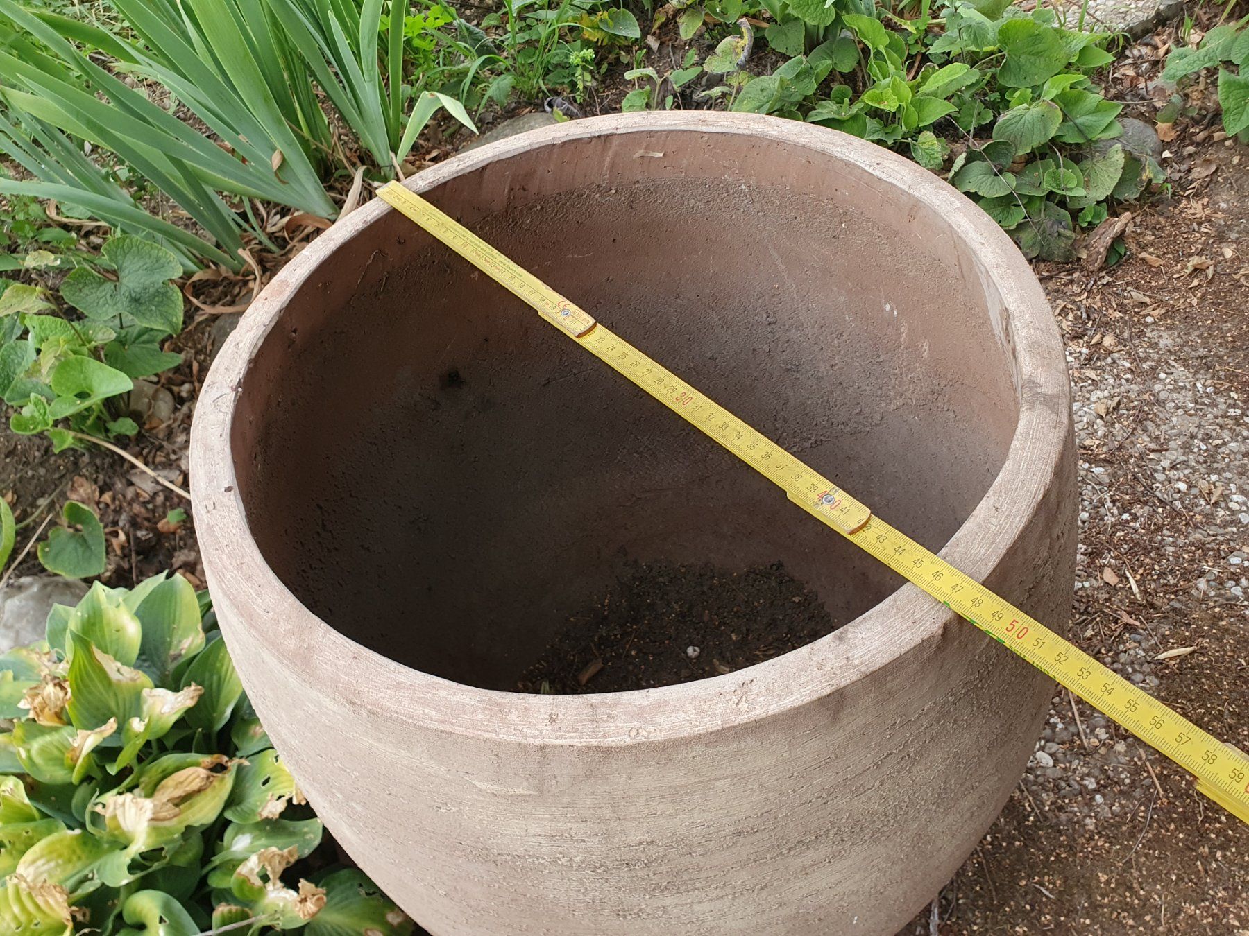 Pots de fleurs: Grosses Pflanzgefäss aus Terracotta – D'occasion à Steffisburg par C.Kreuzer 2