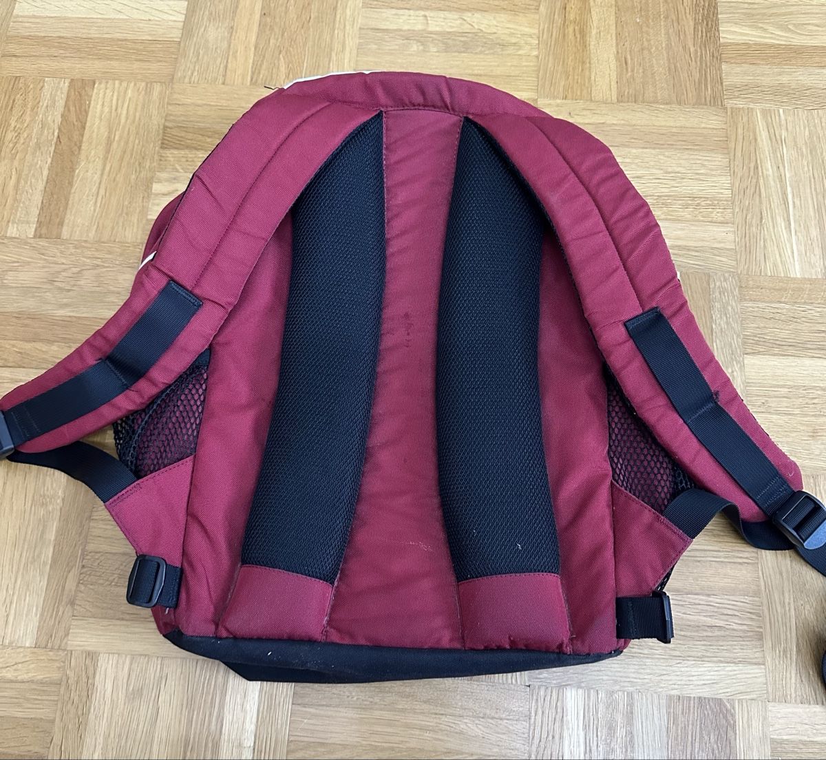 Zaini: Vaude Wander Rucksack rot weiss 25L – Usato da Zürich venduto da alex124 1