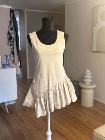 Rundholz Black Label neues Rüschen-Baumwoll-Top - Must-have!