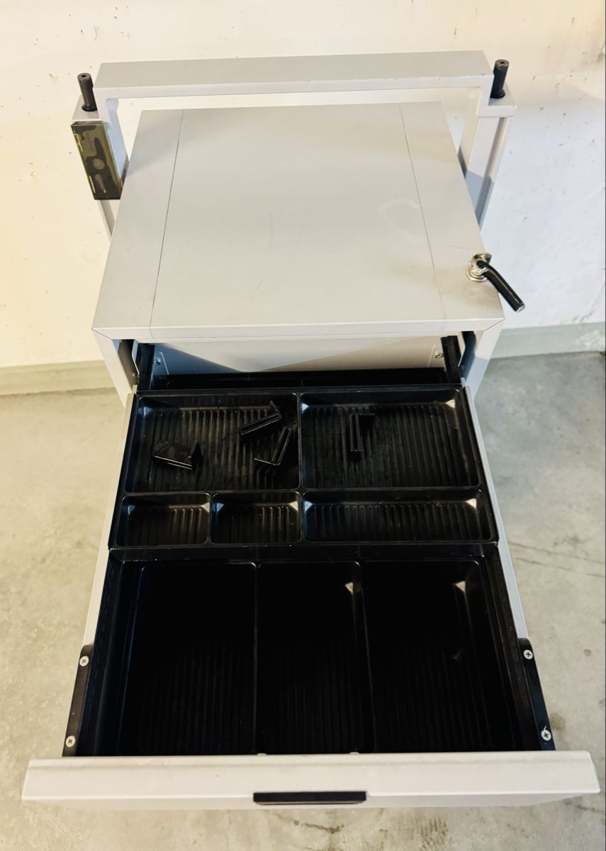 USM Banconi: USM Haller Rollcontainer  – Usato da Stansstad venduto da vlaska80 7
