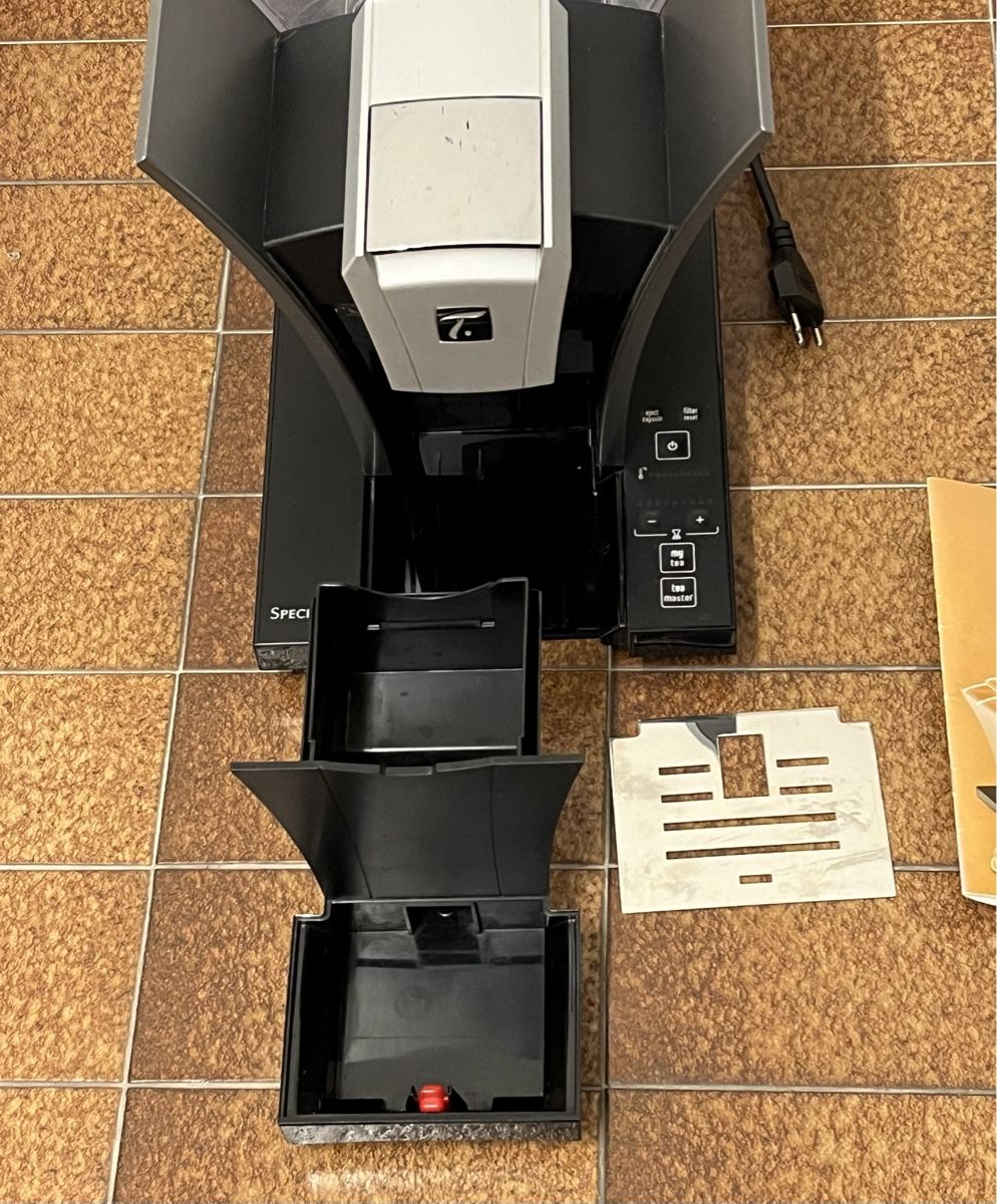Nestlé Macchine per caffè & Macchine per espresso: Machine à thé Special.T Nestlé avec manuel état usagé – Usato da La Tour-de-Peilz venduto da Pansy02 1