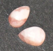 Cabochon Set L-3963 – 1 Paar Rhodochrosit – je 5x3mm Tropfen
