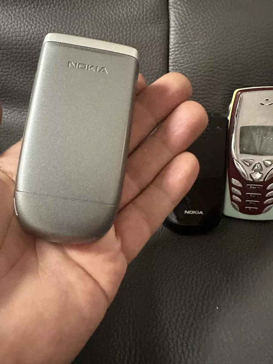 Nokia Telefoni cellulari / Smartphones: Nokia Handy Konvolut – Difettoso da Heerbrugg venduto da Amazon38 2