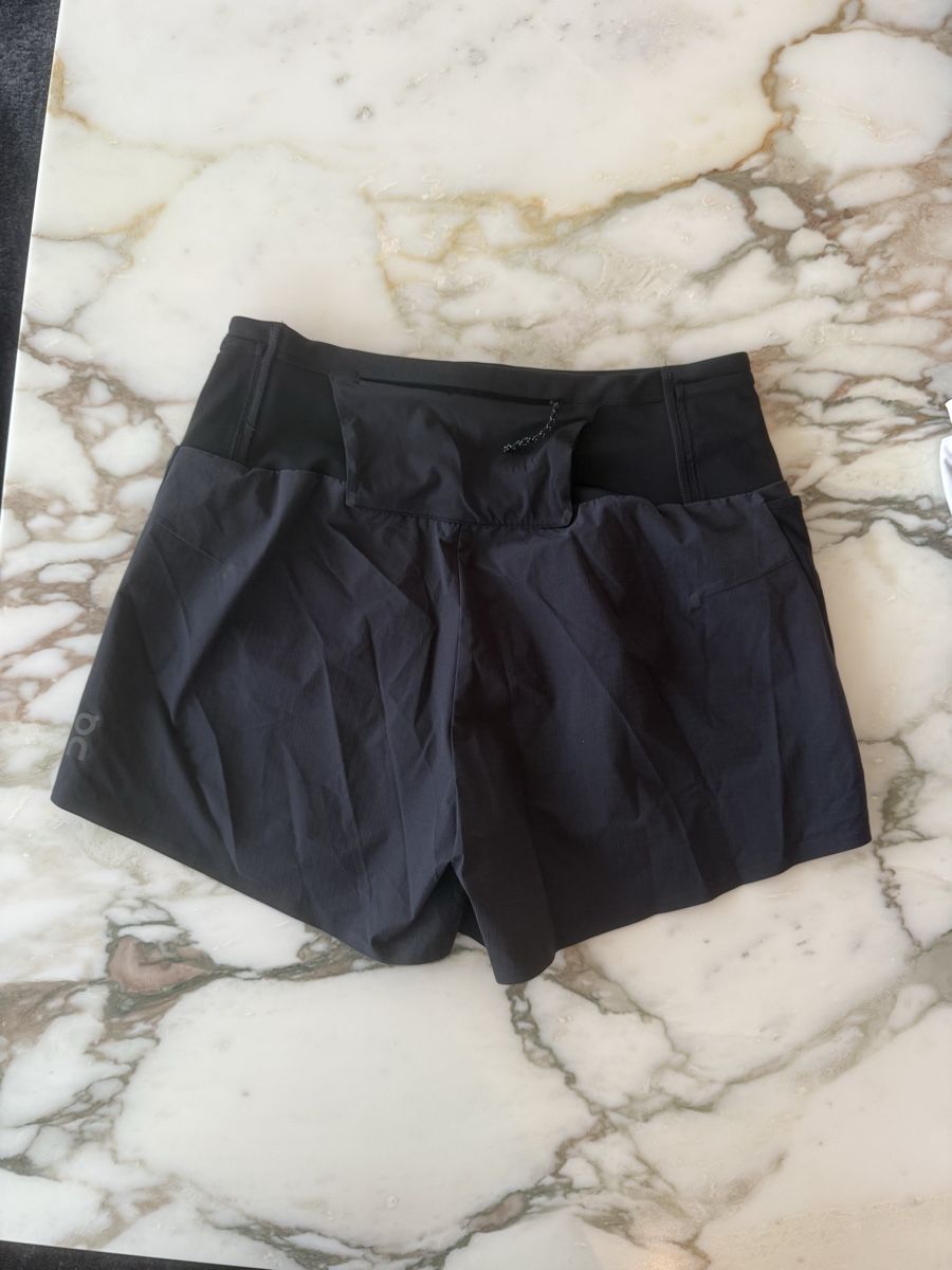 Pantaloni: On Running Ultra Shorts XS – Nuovo (secondo la descrizione) da Oberwil-Lieli venduto da Claudine_1988 1