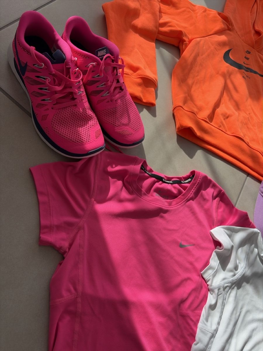 Nike Lotti di vestiti: Nike Sport -Set XS – Usato da Meierskappel venduto da Coke