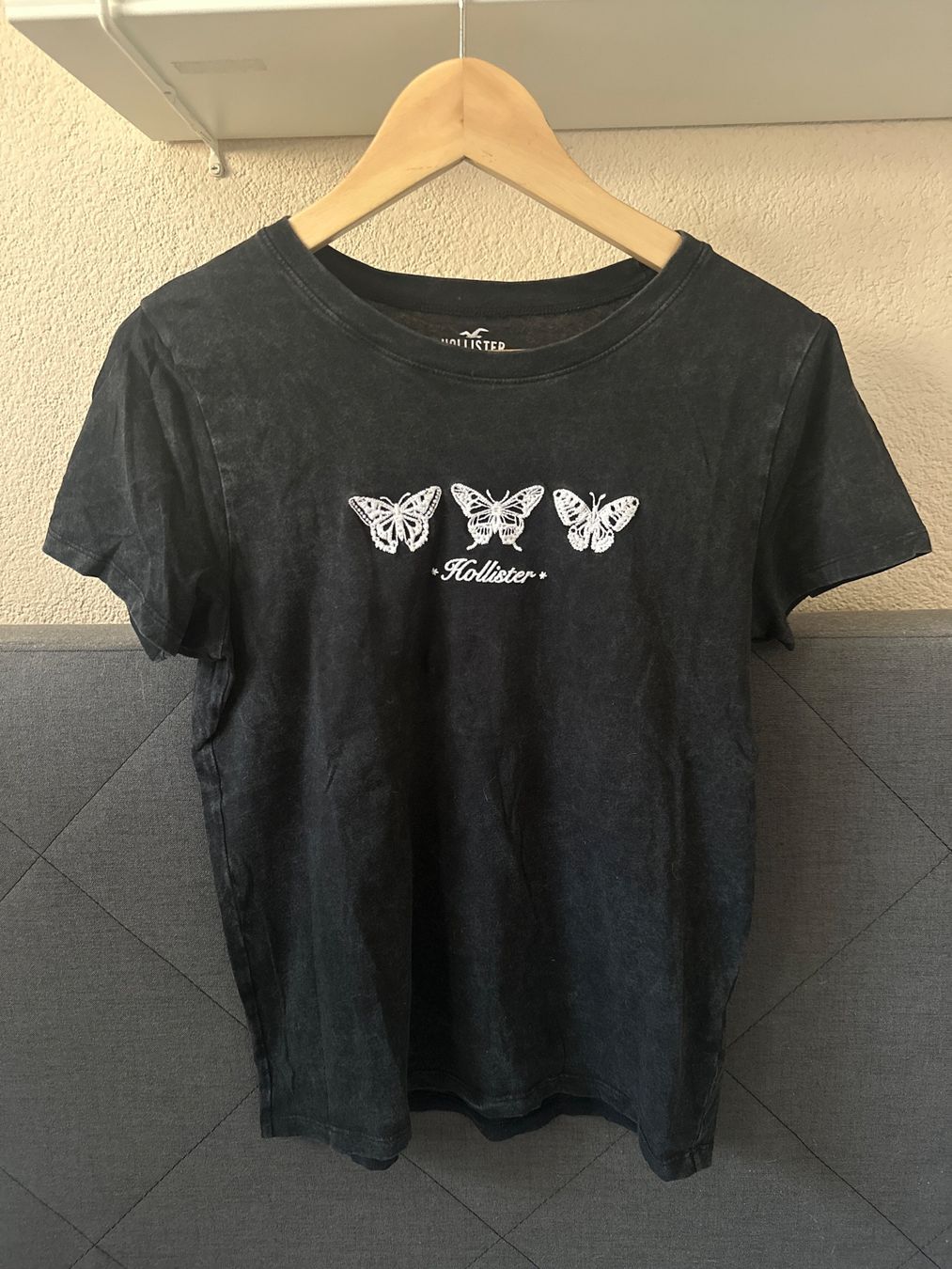 Hollister T-Shirts: Hollister T-Shirt M – Gebraucht aus Biel-Benken BL von doefi26