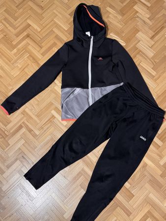 Ensemble de sport , taille 140 en excellent état