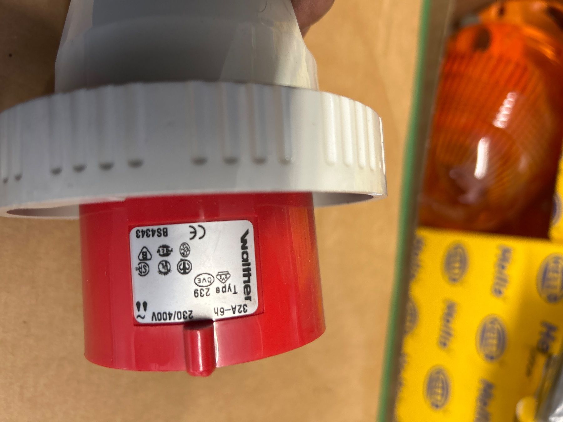 Stecker: Walther CEE Stecker 32A 400V Typ 239 gebraucht – Gebraucht aus Galgenen von mk8_mc9b 2