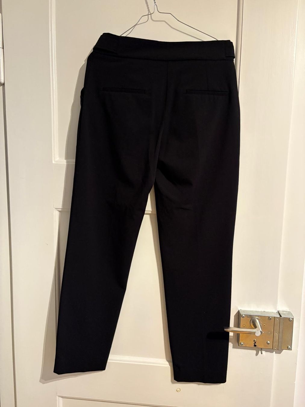 Mango Hosen: Schwarze Anzughose von Mango – Gebraucht aus Zürich von mil_d5v9