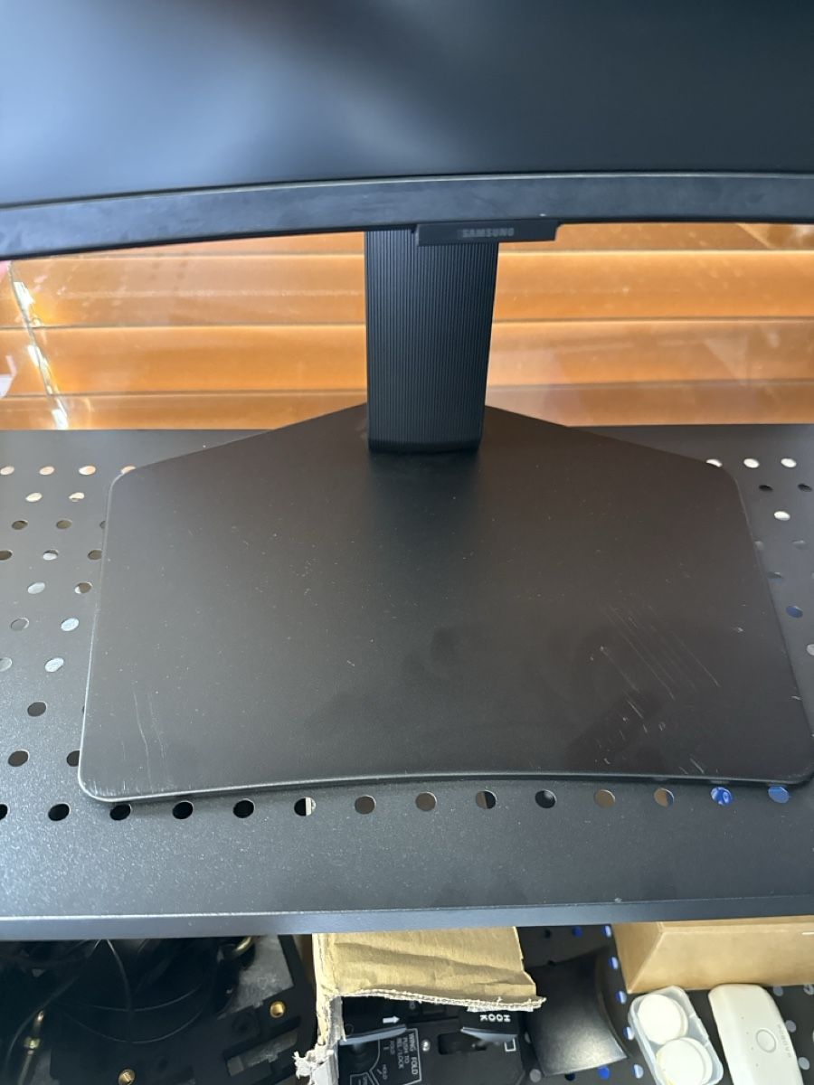 Monitor: Samsung 49inch odyssey – Usato da Küsnacht ZH venduto da CRev 3