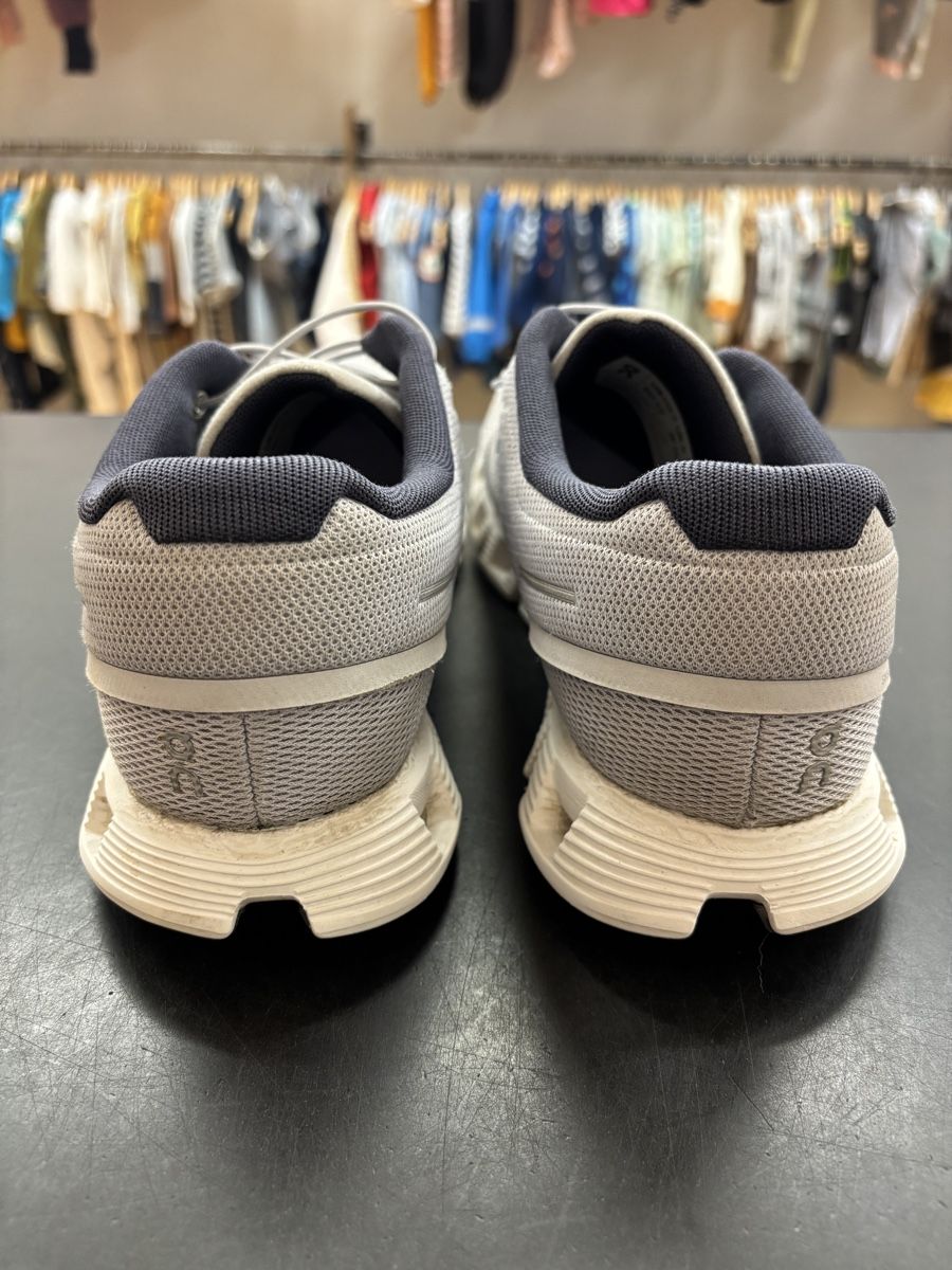 On Chaussures hommes: On Sneaker grau, Grösse 42 – D'occasion à Büren an der Aare par Nikito2001 1