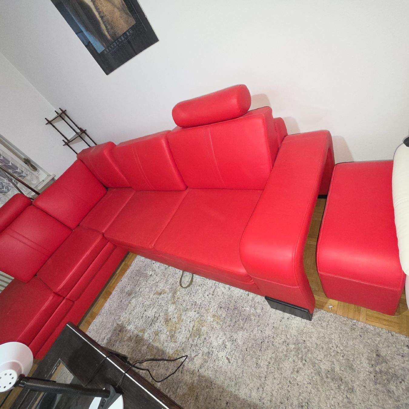 Divani: Ecksofa rot mit Schlaffunktion gebrauchter Zustand – Usato da Rüti ZH venduto da Zurigo_1351 1