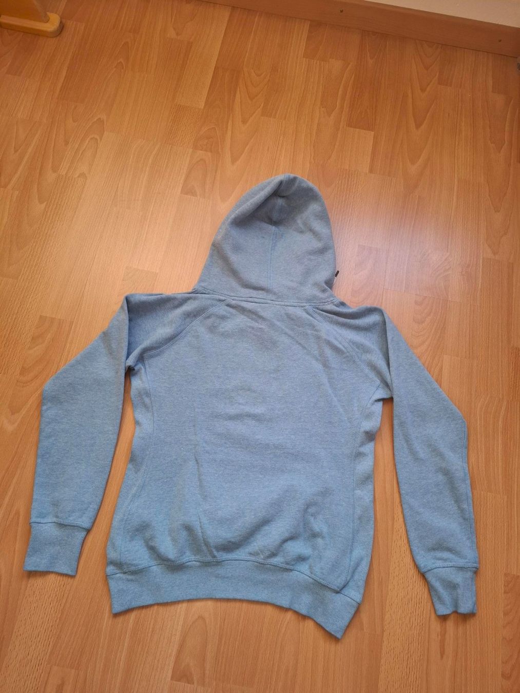Pullover & Sweatshirts: sweat à capuchon – Gebraucht aus Porrentruy von Piquetix 1