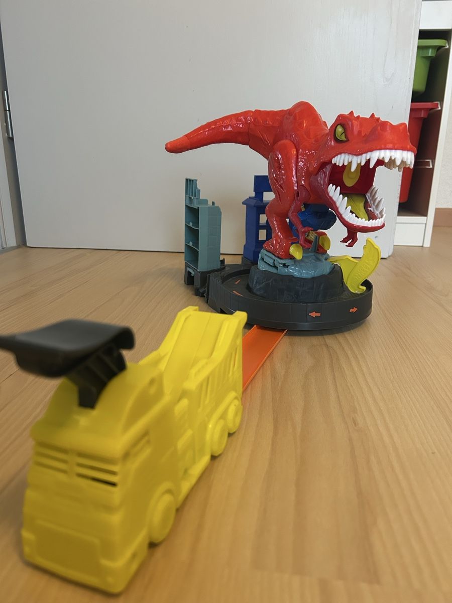 Hot Wheels Jouets: Hot Wheels Dino T-Rex Attack – D'occasion à Züberwangen par Cindarellina13 1