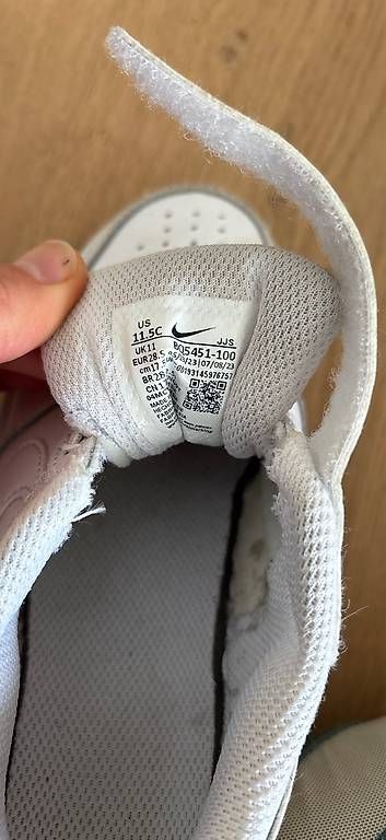 Scarpe per ragazzi: Nike Turnschuhe weiss Gr. 28.5 – Usato da Graltshausen venduto da Regeli1 3