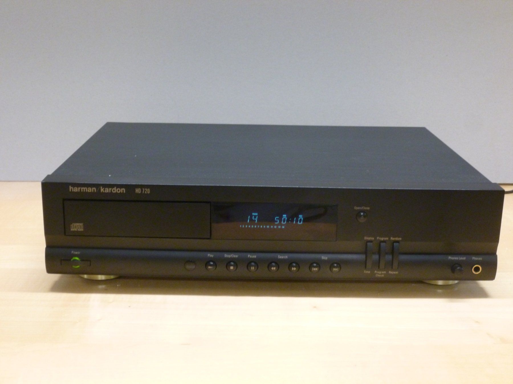 Harman-Kardon Multimediaplayer & Streamer: Harman Kardon CD Player 720 – Gebraucht aus Aeugst am Albis von Poppy