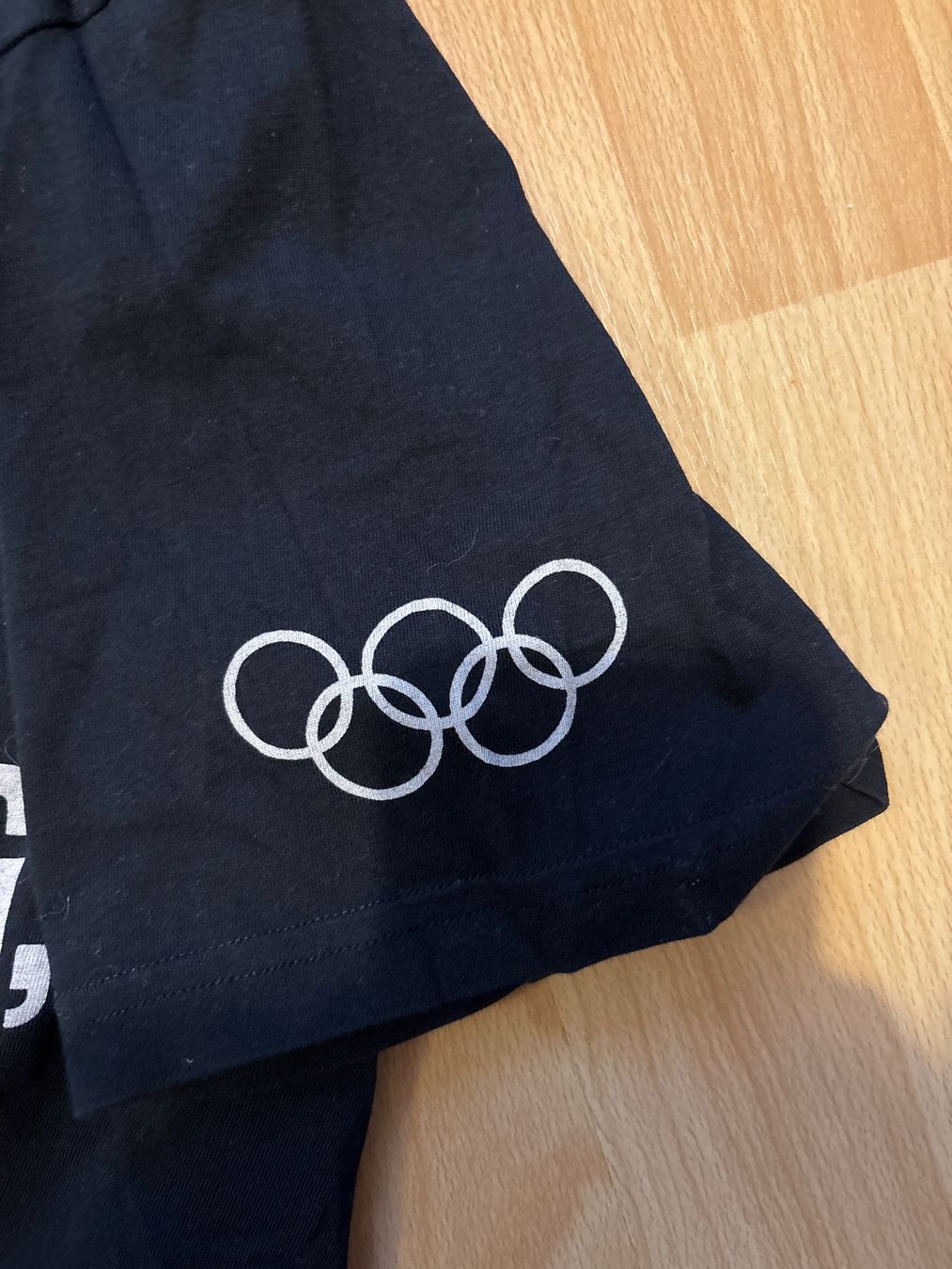 T-shirt: Olympic Collection T-Shirt – Usato da Gibswil venduto da Kudi21 1