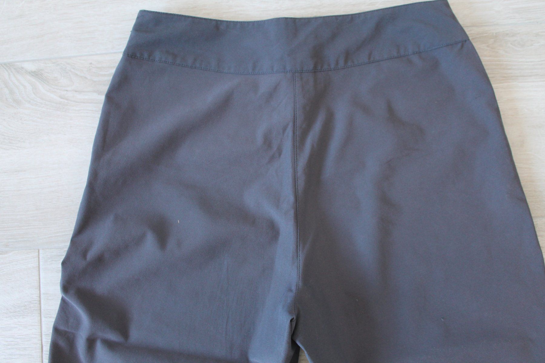 Adidas Hosen: Pantacourt ADIDAS taille 42 – Gebraucht aus Chez-le-Bart von jasse 2