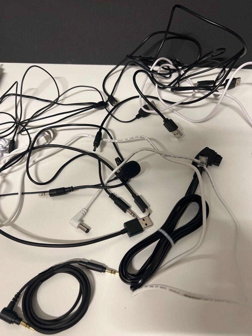 Kabel: Vielerlei Kabel USB lightning mini HDMI – Neu (gemäss Beschreibung) aus Basel von jetzt-wird-gemistet 2
