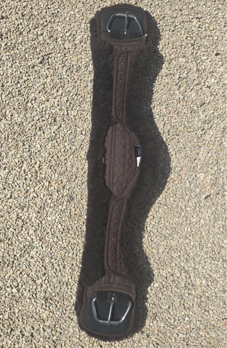 Selles, accessoires: Mattes Lammfell-Mondgurt Western 80cm – D'occasion à Pratteln par sim_y9y9