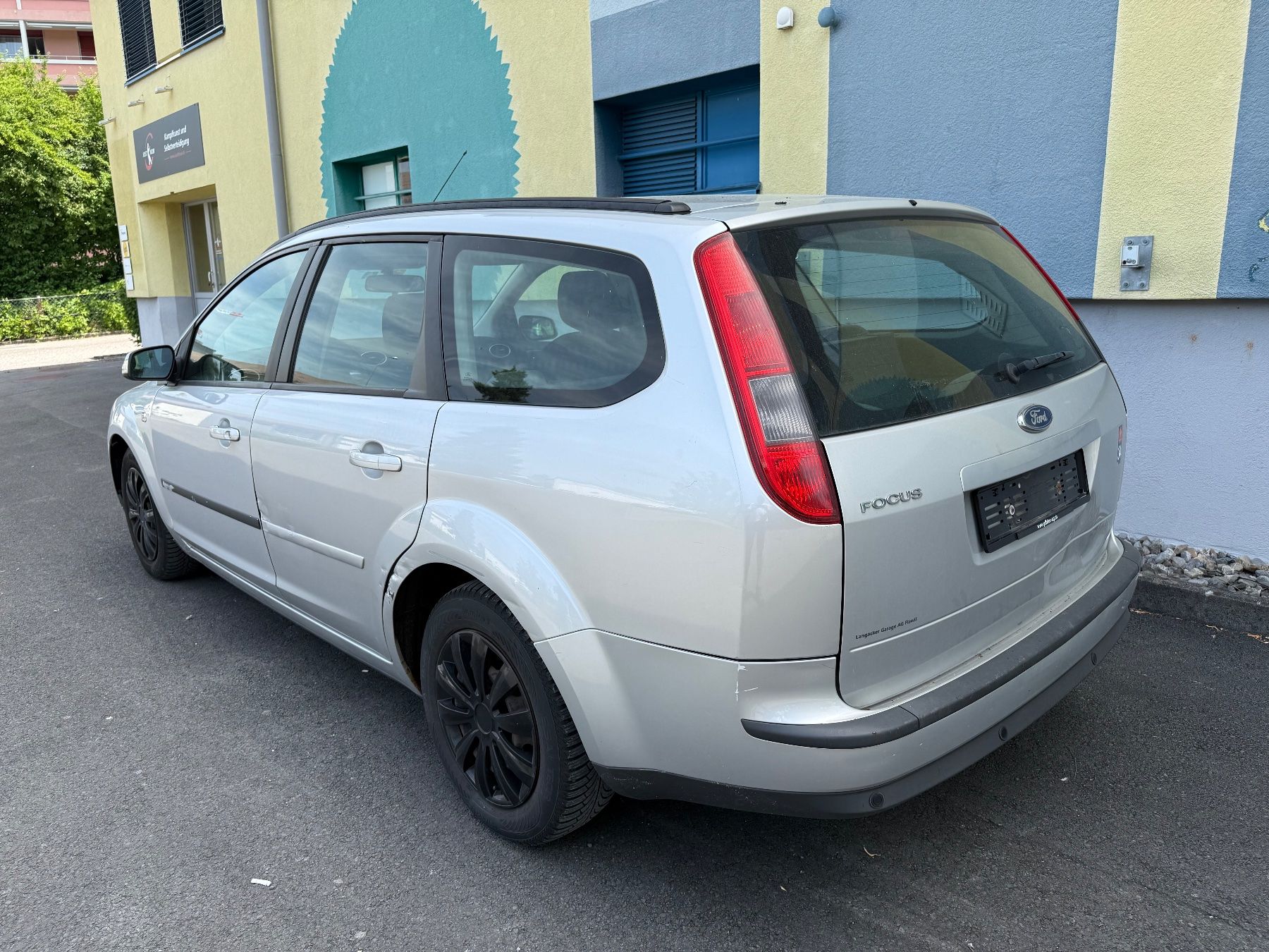 Ford Autos: Ford Focus 1.8 Ghia – Gebraucht aus Reiden von Off-Road-01 5
