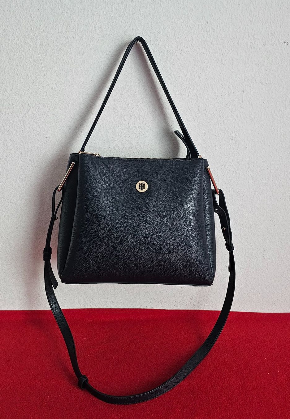 Tommy Hilfiger Taschen für Damen: ***TOMMY HILFIGER *** Hand od. Umhängetasche – Neu (gemäss Beschreibung) aus Bronschhofen von Xena37 2