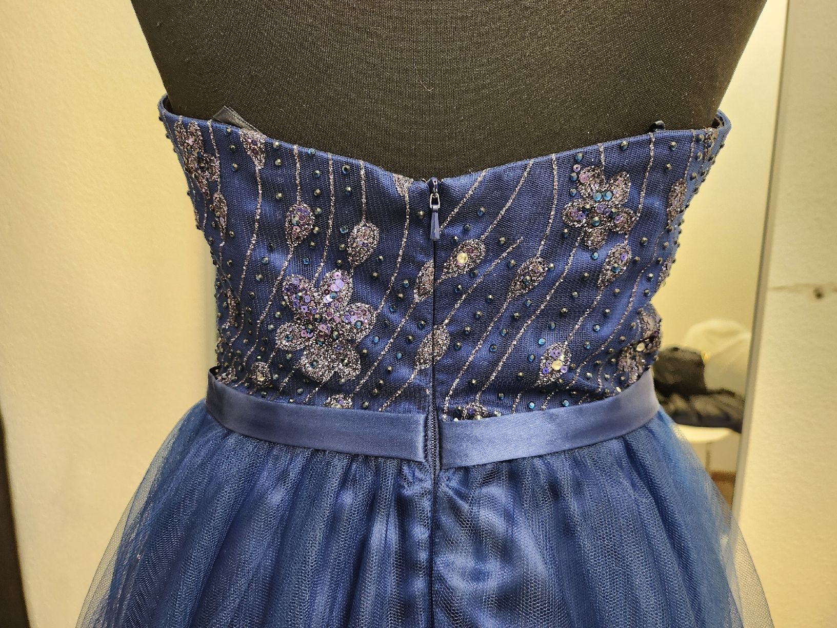 Vestiti: Blau kleid – Nuovo (secondo la descrizione) da Uster venduto da VMT. 2