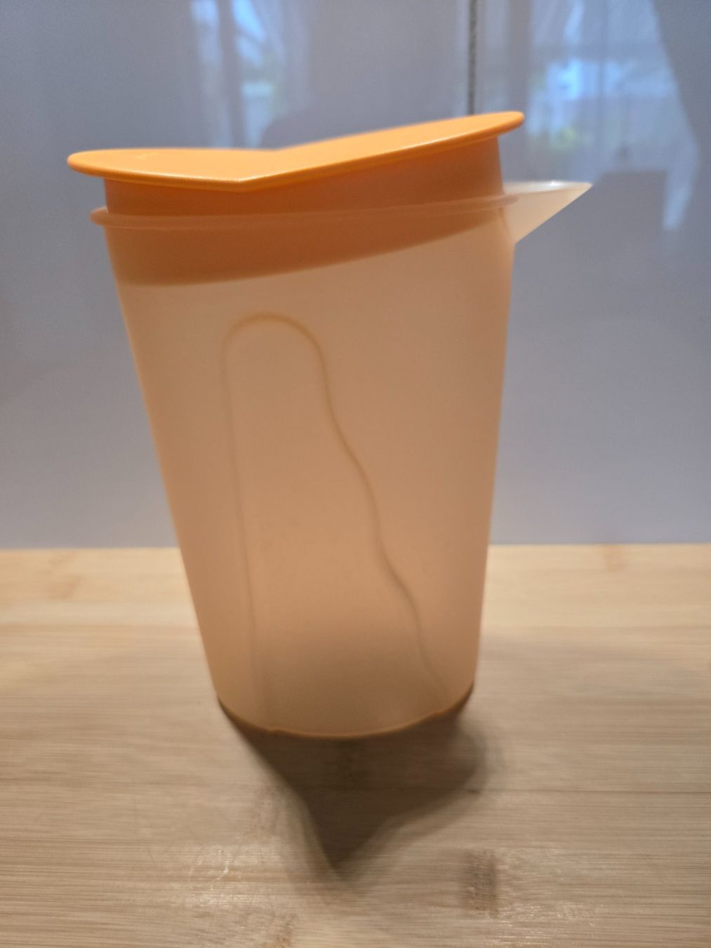 Tupperware Contenitori & Simili: TupperWare Wasserkrug 1.0 L orange – Usato da Nebikon venduto da zesette 1