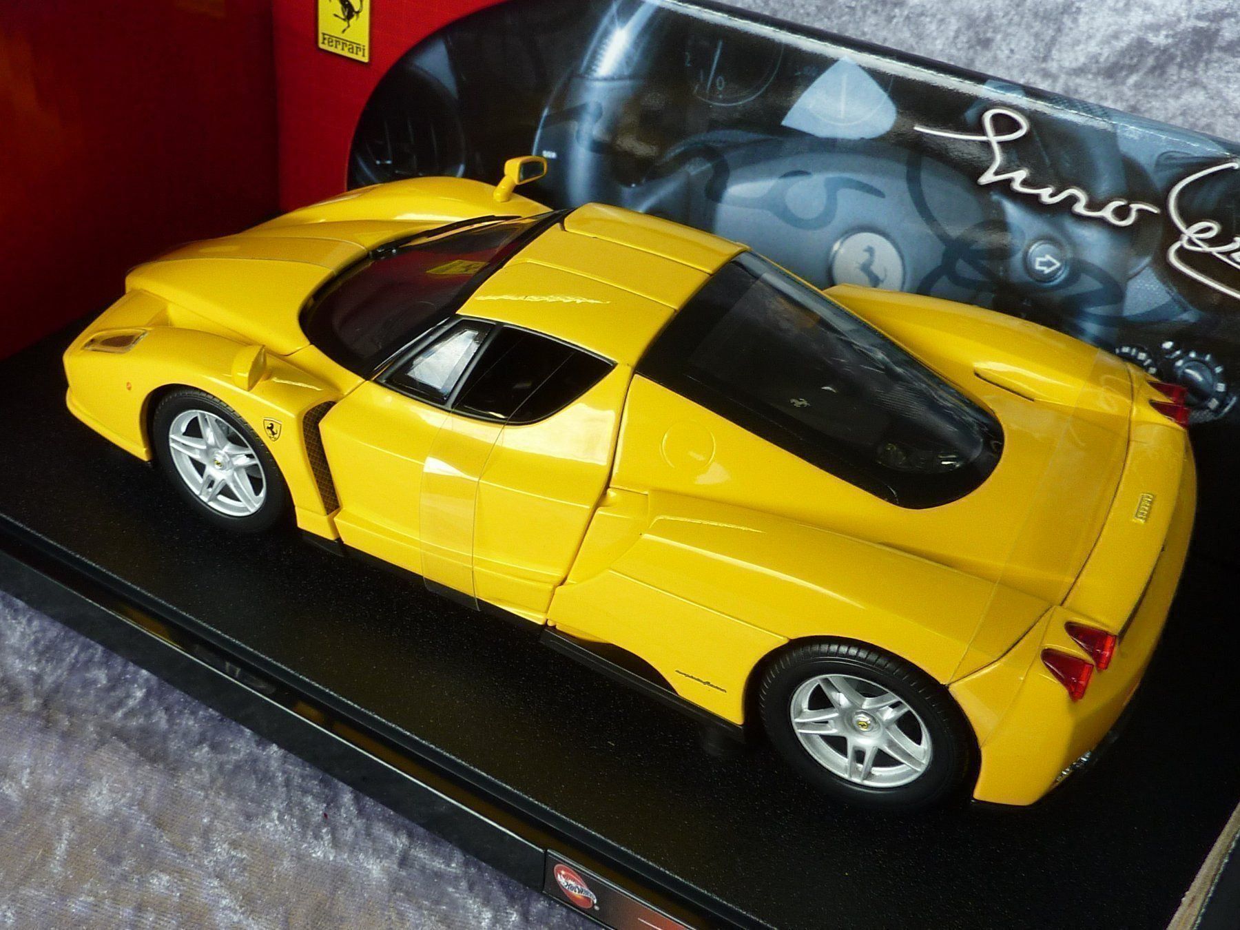 Hot Wheels Modellini d'auto: Ferrari Enzo gelb 1:18 – Nuovo e nell'imballaggio originale da Dürrenäsch venduto da modellautos4you 1
