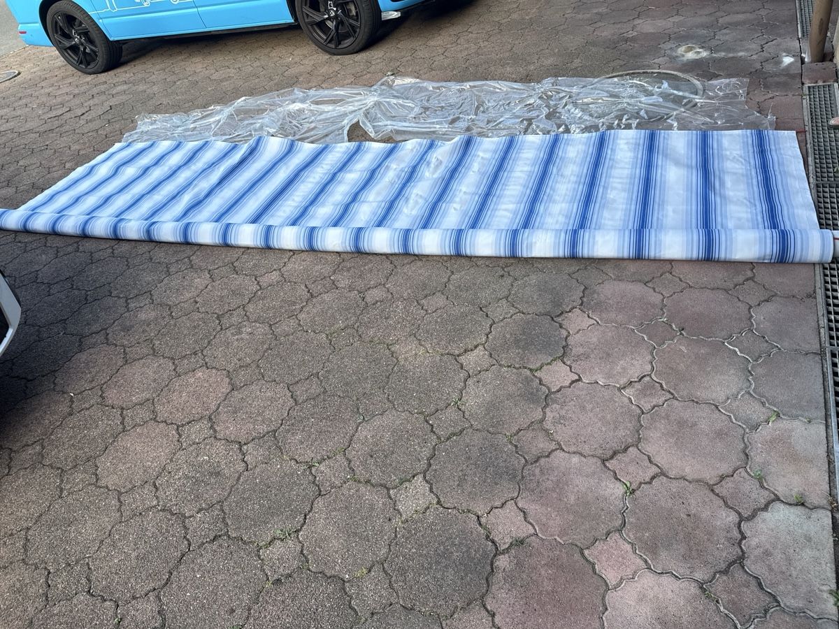 Tende da sole: Markisenstoff blau weiss gestreift neue Ware – Nuovo (secondo la descrizione) da Effretikon venduto da a.husejni01
