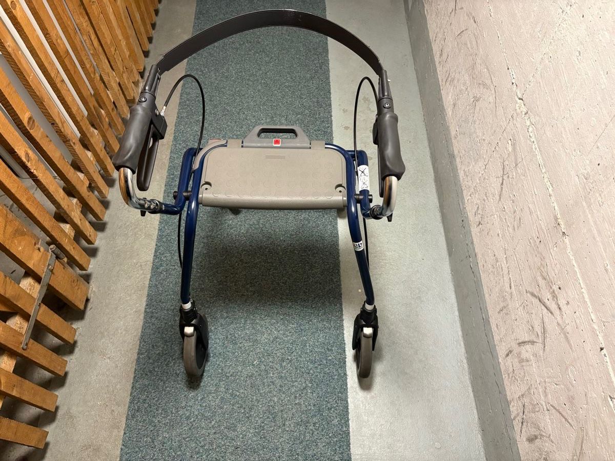 Ausili per la deambulazione: Rollator Dolomite Legacy – Nuovo (secondo la descrizione) da Buchs SG venduto da Edem_888