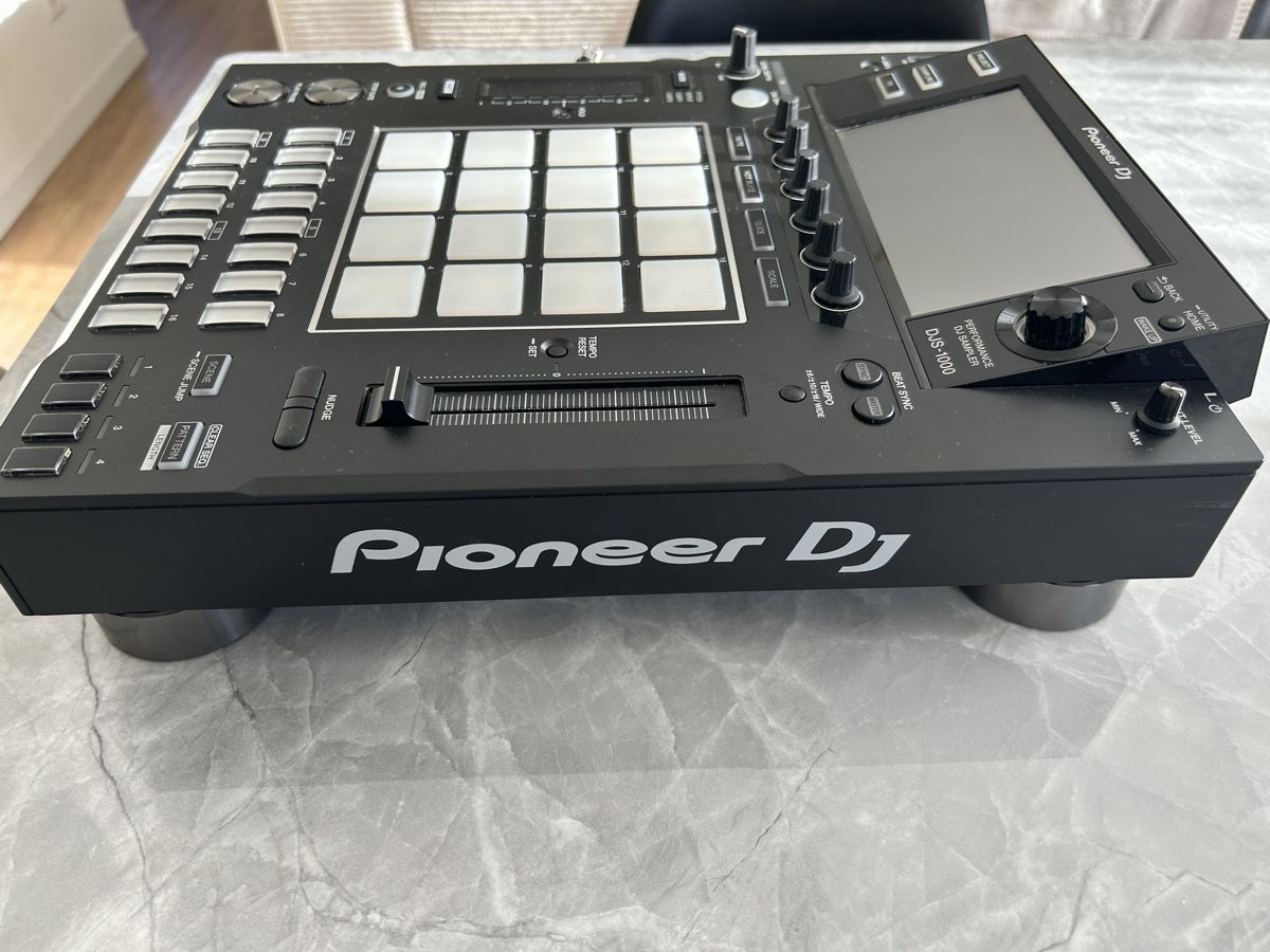 Pioneer Console di mixaggio: Pioneer DJ / DJS-1000 – Usato da Pratteln venduto da sheila.sutter 2