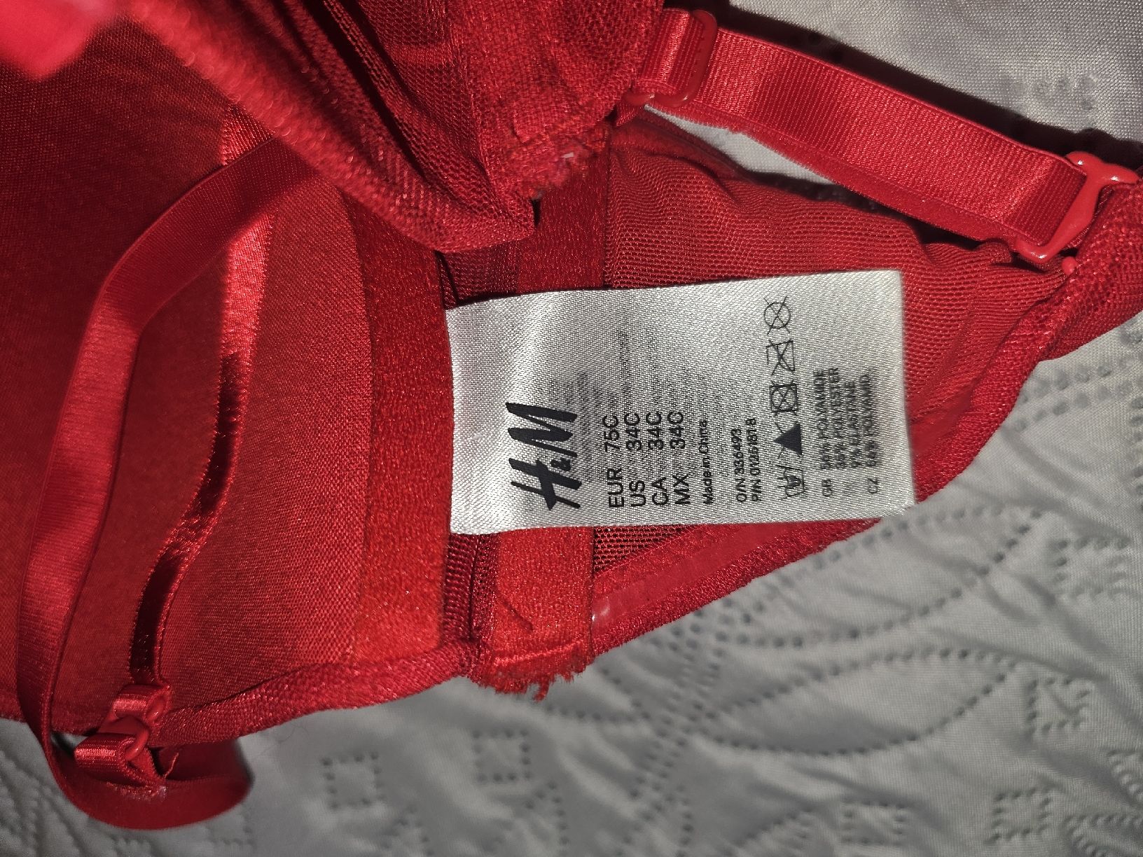 H&M Sonstige Unterwäsche: 2 Soutien-gorge rouge H&M 75C – Neu und originalverpackt aus Tecknau von Anadias 2