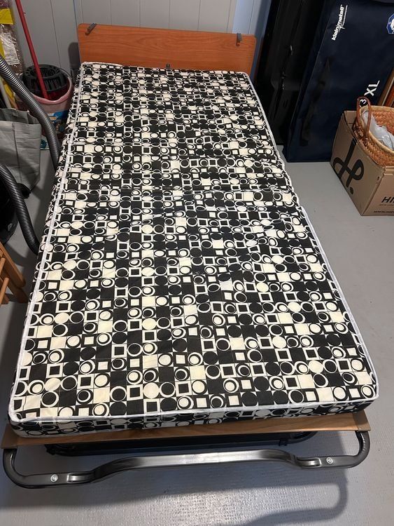 Letti: Sehr bequemes klappbares Bett – Usato da Gossau SG venduto da hf55 1