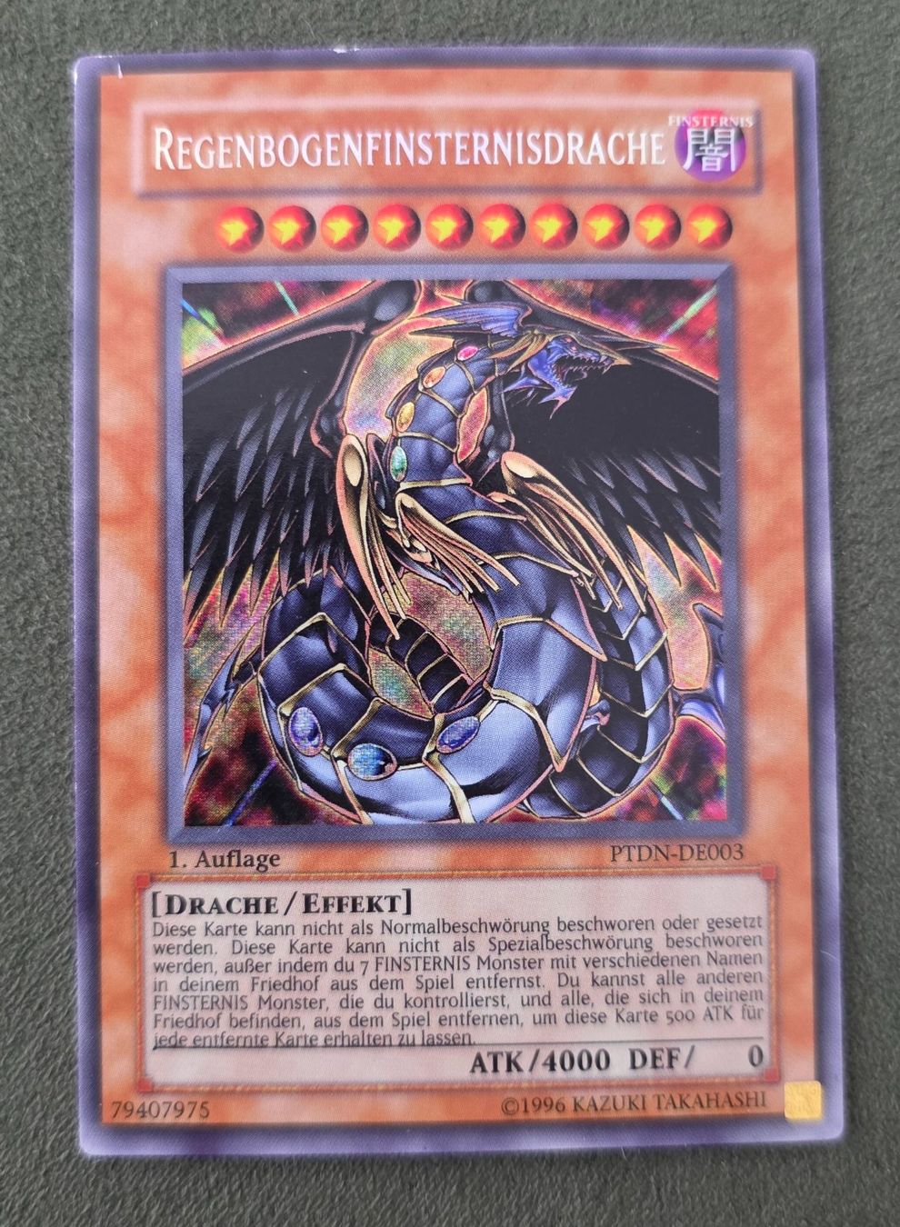 Yugioh Carte collezionabili: Yu-Gi-Oh! 1.Edition PTDN-DE003 Regenbogenfinsternisdrache EX – Usato da Oberwil BL venduto da Autobueb