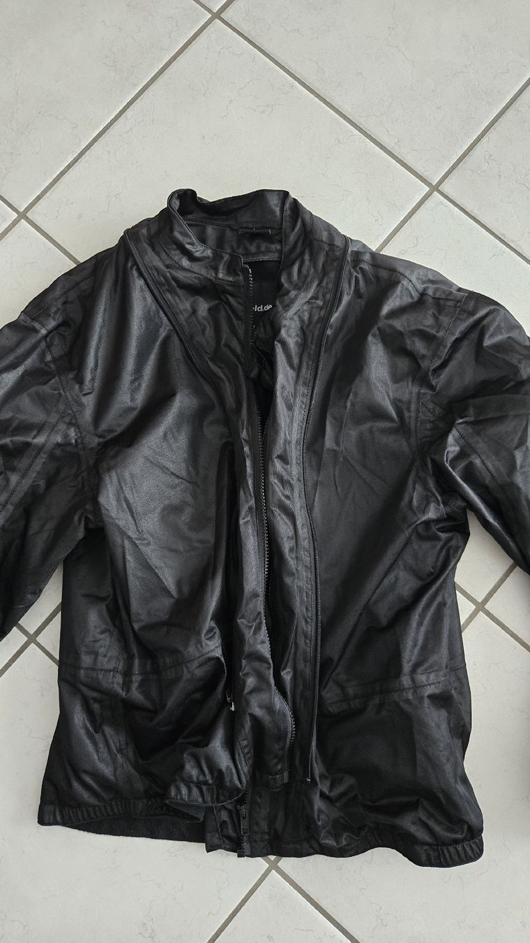 Lots de vêtements: Motorrad Kleidung – D'occasion à Frick par mirandatairirustemi 3