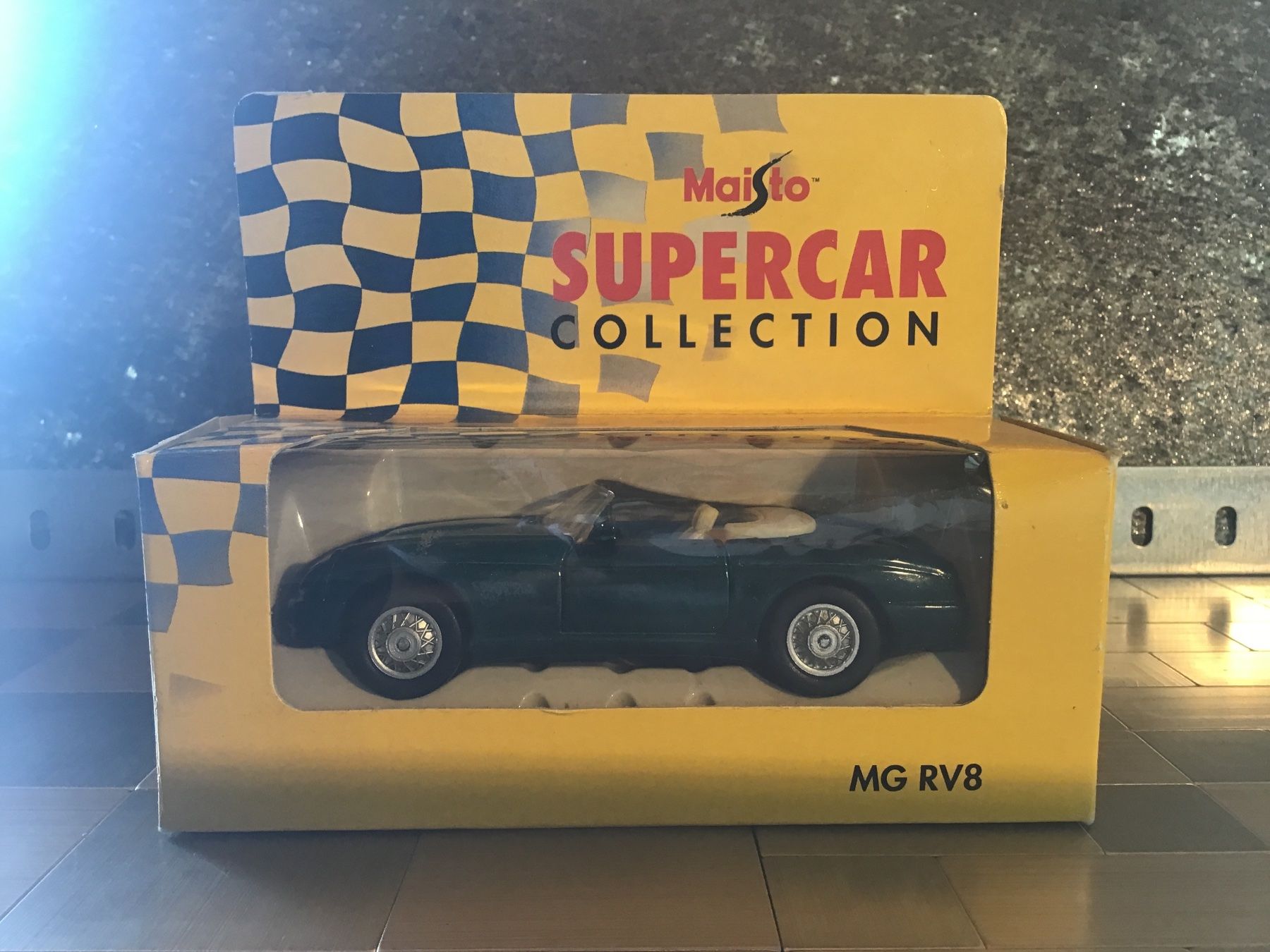Maisto Modellini d'auto: MAISTO SUPERCAR COLLECTION MG RV8 – Usato da Männedorf venduto da Spezial-Modelle 4