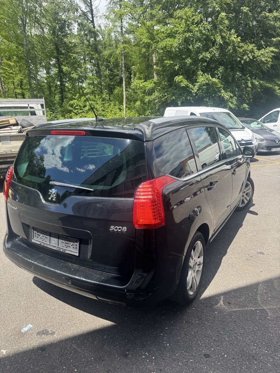 Peugeot Automobili: Peugeot 5008 – Usato da Lonay venduto da PancheChakalov 2
