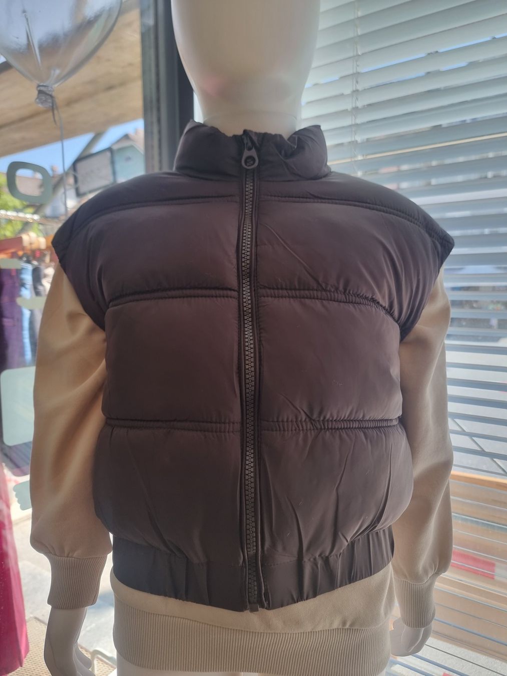 Only Altro abbigliamento per bambino: Kinder Steppweste braun Neu Only Kids – Nuovo e nell'imballaggio originale da Gunzwil venduto da daryl090496 1