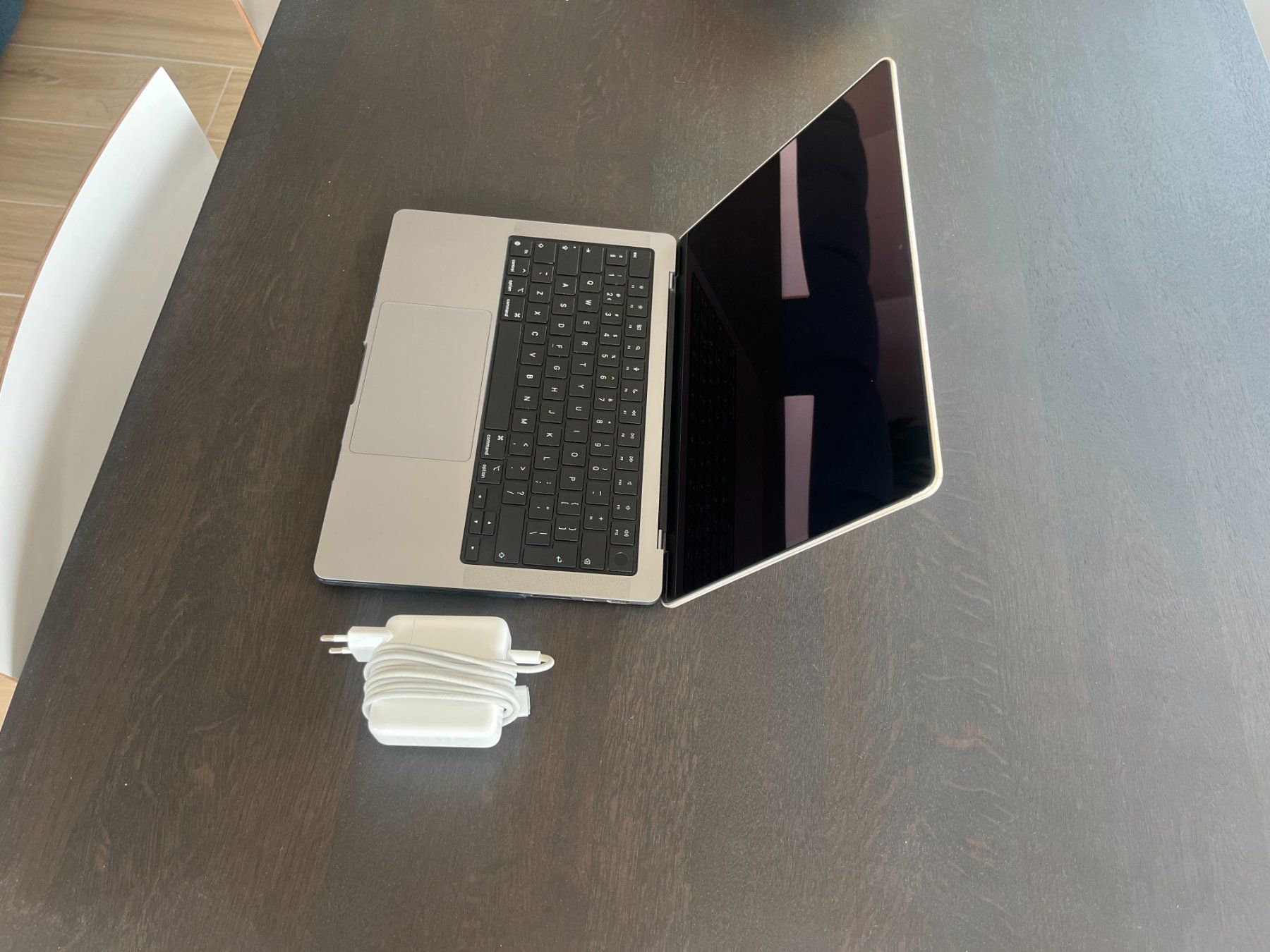 Apple Notebooks: MacBook Pro M1 Chip 2021 – Gebraucht aus Dübendorf von rov_6dqz 1