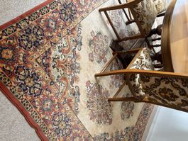 Grosser Teppich mit Orientmuster 240 x 300 cm gepflegt