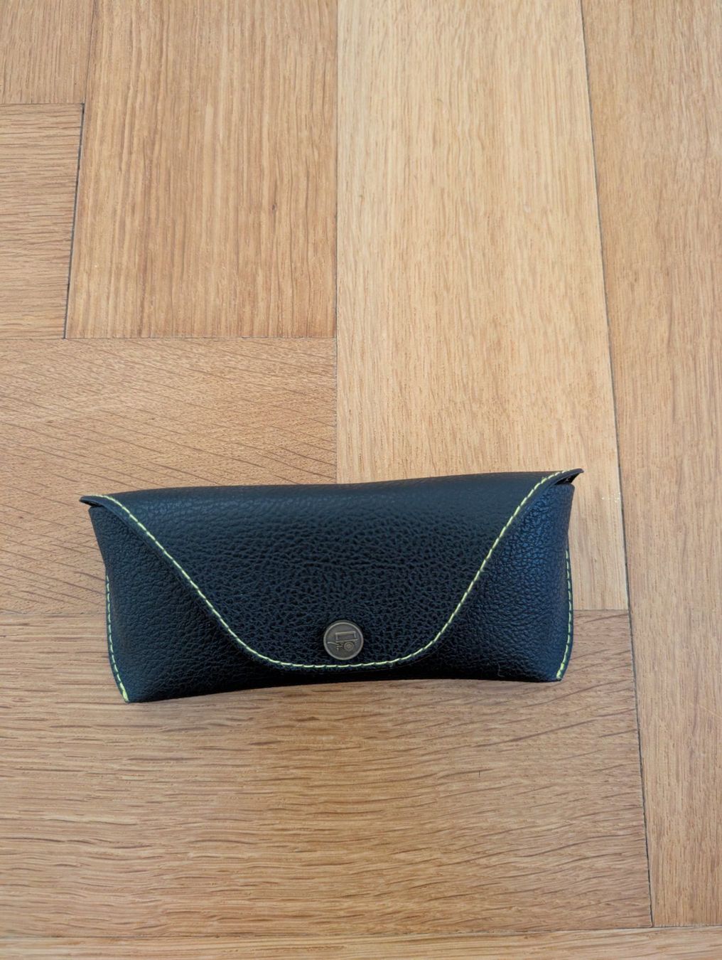 Altro in  Abbigliamento & Accessori: Sonnenbrillenetui MOSCOT NEU – Nuovo (secondo la descrizione) da Baden venduto da ElenArt